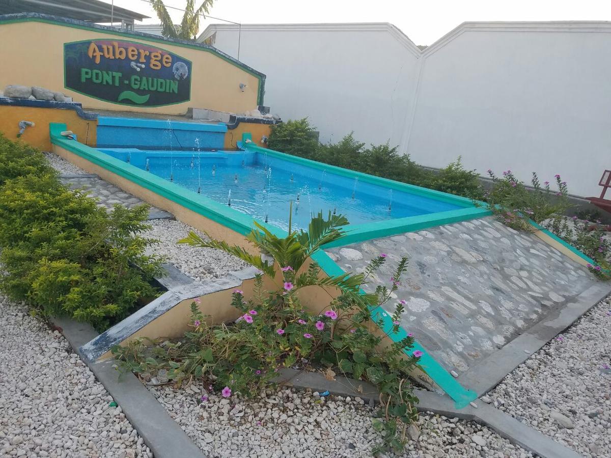 Auberge Pont-Gaudin Gonaives Екстериор снимка